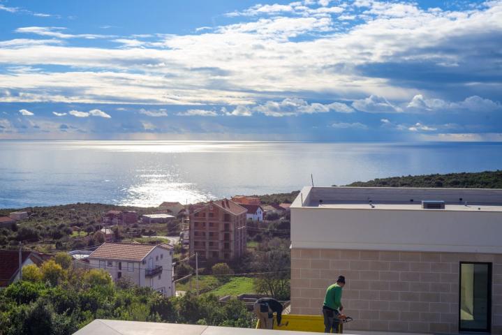 Luksuzna vila od 250 m² sa bazenom i panoramskim pogledom na more – Krimovica, Kotor