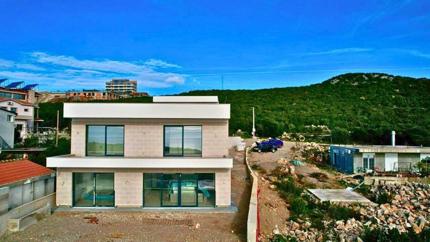Luksuzna vila od 250 m² sa bazenom i panoramskim pogledom na more – Krimovica, Kotor