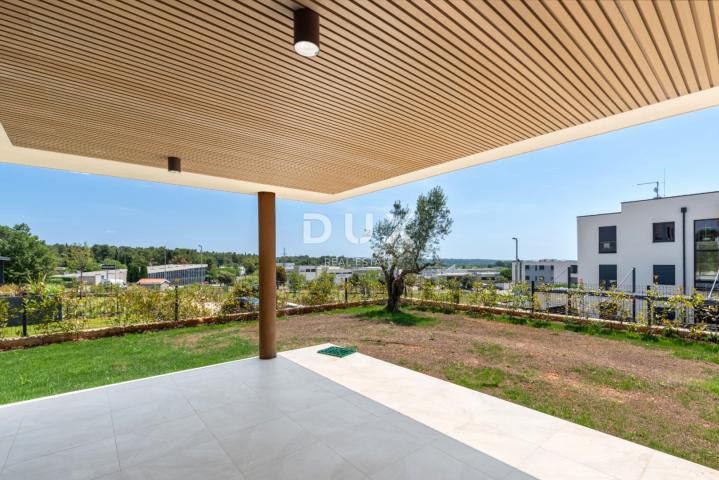 ISTRIEN, NOVIGRAD - Wohnung mit Garten in einem modernen Neubau