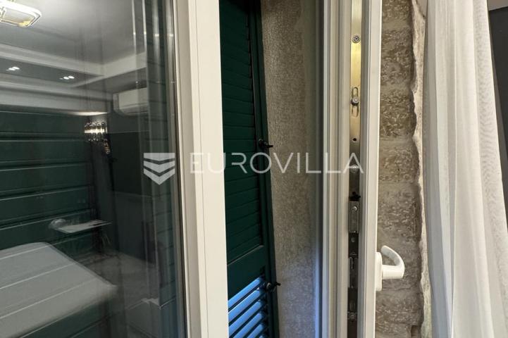 Otok Pag, Pag, moderan apartman u staroj jezgri, 150m od mora
