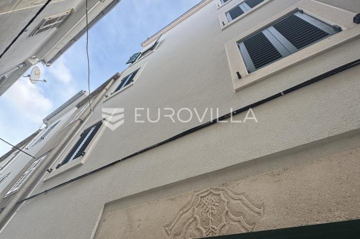 Otok Pag, Pag, moderan apartman u staroj jezgri, 150m od mora