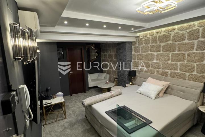 Otok Pag, Pag, moderan apartman u staroj jezgri, 150m od mora
