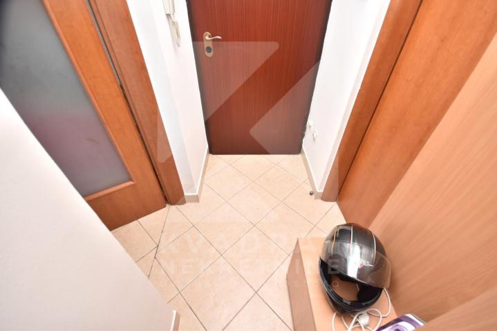 Izdavanje, Jednosoban stan, Podgorica, Preko Morače, 33m2