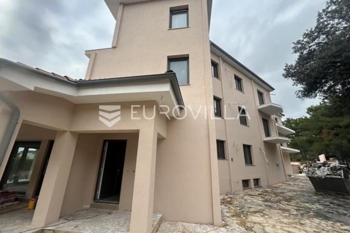 Biograd na moru, Pakoštane, Apartman S4 u prizemlju površine od 146 m²