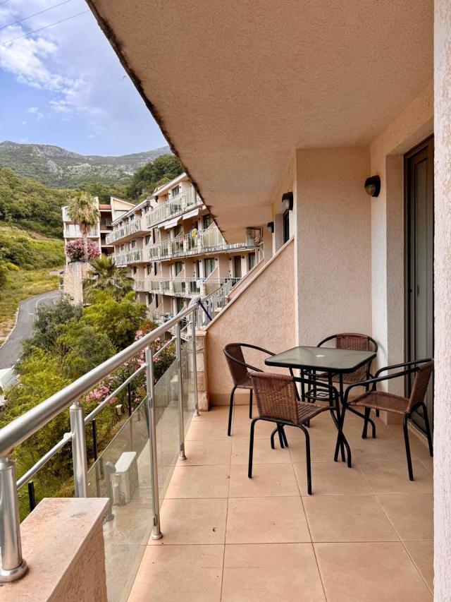 Jednosoban apartman u kompleksu sa bazenom, Przno-Budva (NA DUZI PERIOD, DOSTUPAN OD 15.07.2026)