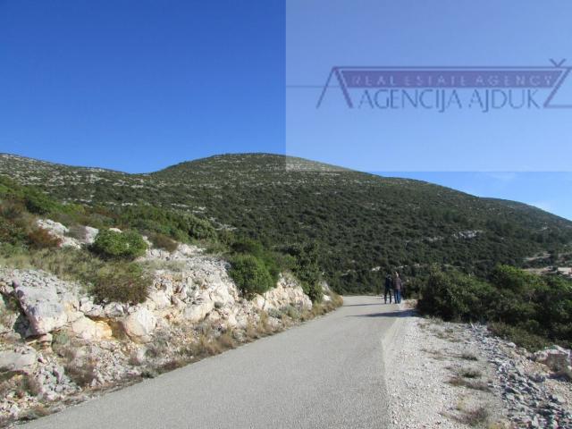 Pelješac, Orebić 1219020 m2 tj 120 hektara u komadu!
