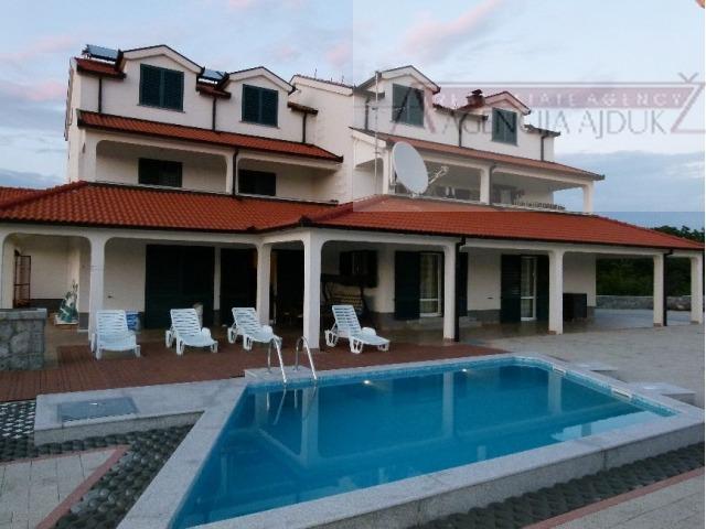 Imotski - Cista Provo vila  sa bazenom 742 m2 - sniženo
