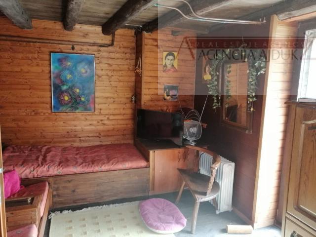 Imotski Lovreć uređena kamena kuća sa okućnicom