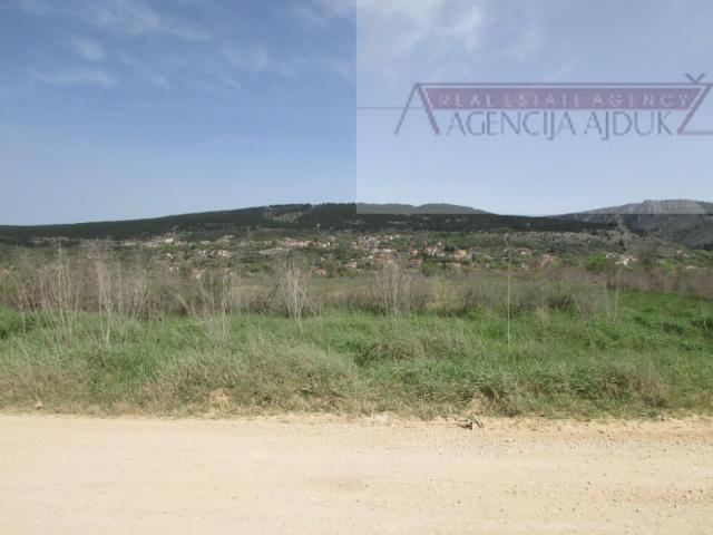 Imotski Postranje 18000 m2 poljoprivredno!
