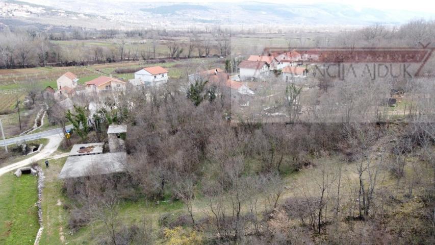 Imotski Kamenmost građevinsko zemljište 1595 m2