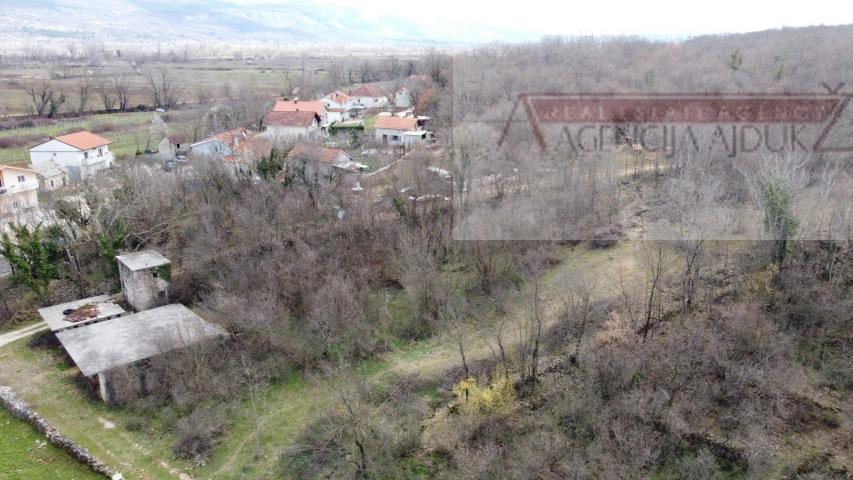 Imotski Kamenmost građevinsko zemljište 1595 m2