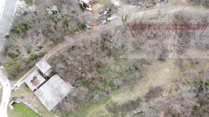 Imotski Kamenmost građevinsko zemljište 1595 m2