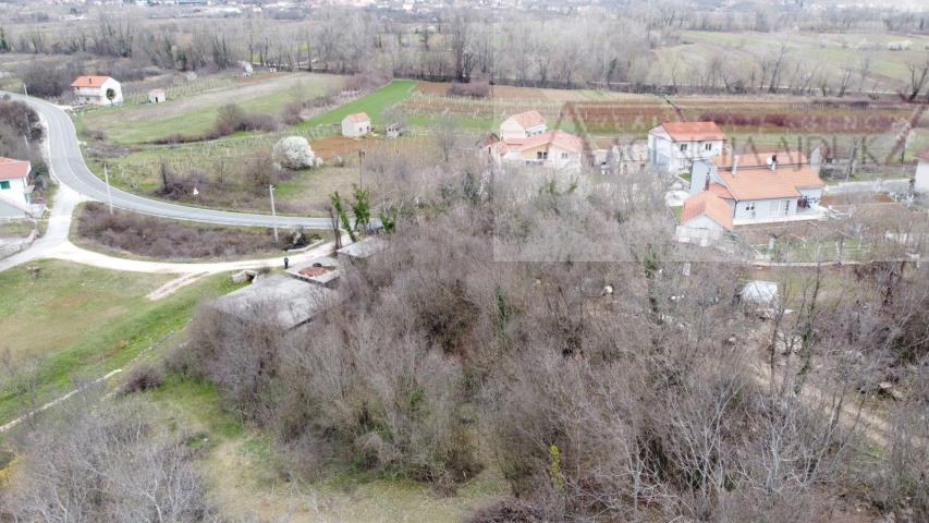 Imotski Kamenmost građevinsko zemljište 1595 m2