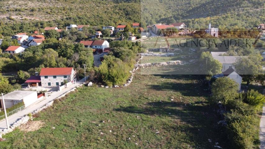 Imotski građevinsko zemljište 7665 m2 - novo - TOP