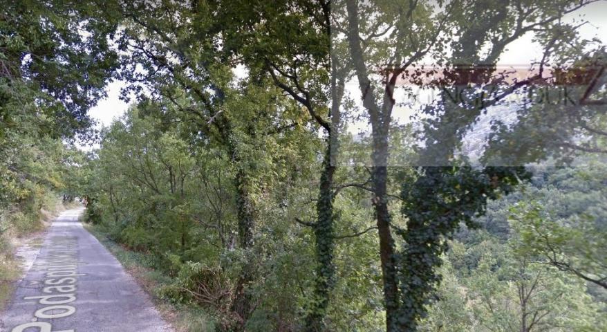 Omiš Svinišće 432 m2 građevinsko zemljište povoljno!