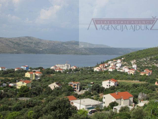 Trogir Seget Vranjica kuća sa 9 stanova roh-bau - novo u ponudi