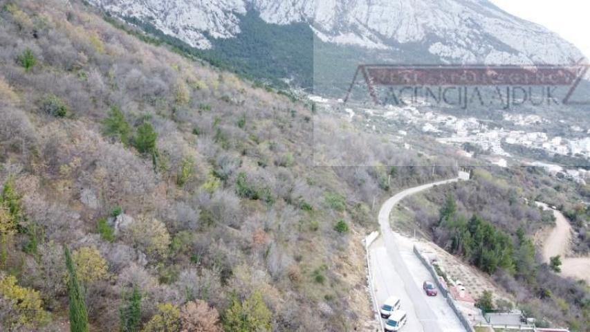 Makarska 11466 m2 zemljište uz planinu Biokovo