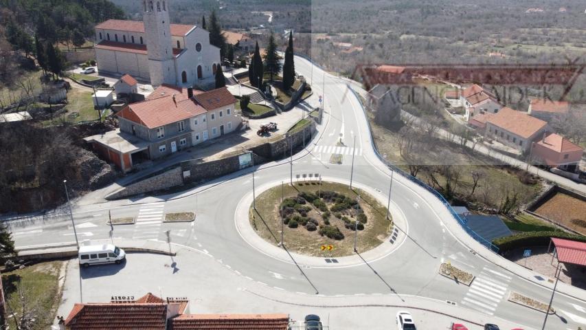 Imotski Lovreć stambeno-poslovni objekt 700 m2 - NOVO
