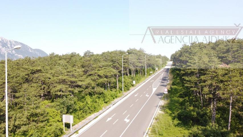 Zagvozd građevinsko zemljište 1817 m2 - novo u ponudi