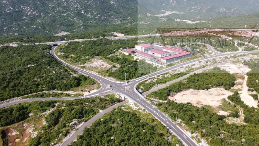Zagvozd građevinsko zemljište 1817 m2 - novo u ponudi