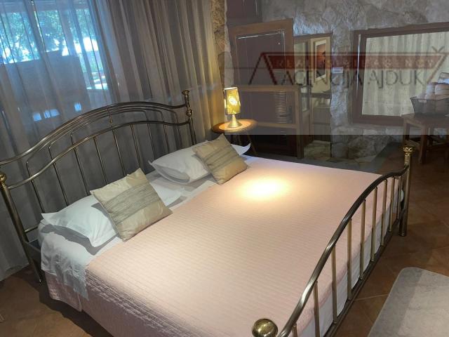Omiš vila Stanići top lokacija - intima - pogled na more