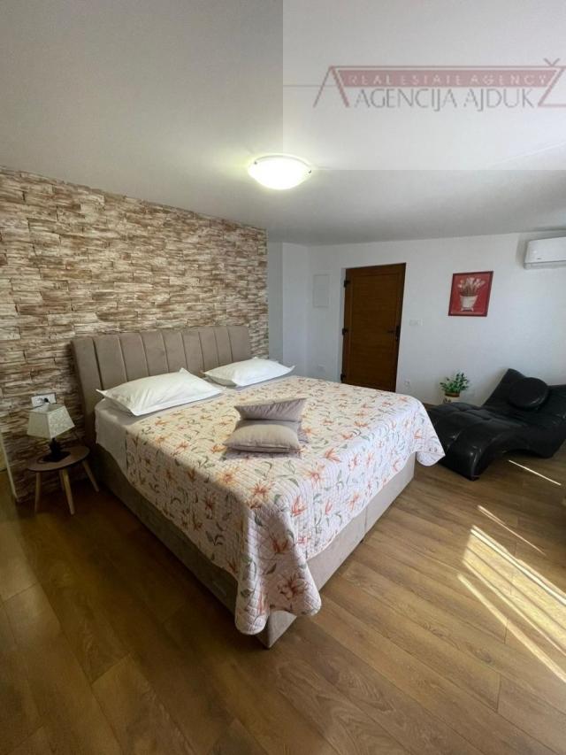 Omiš vila Stanići top lokacija - intima - pogled na more