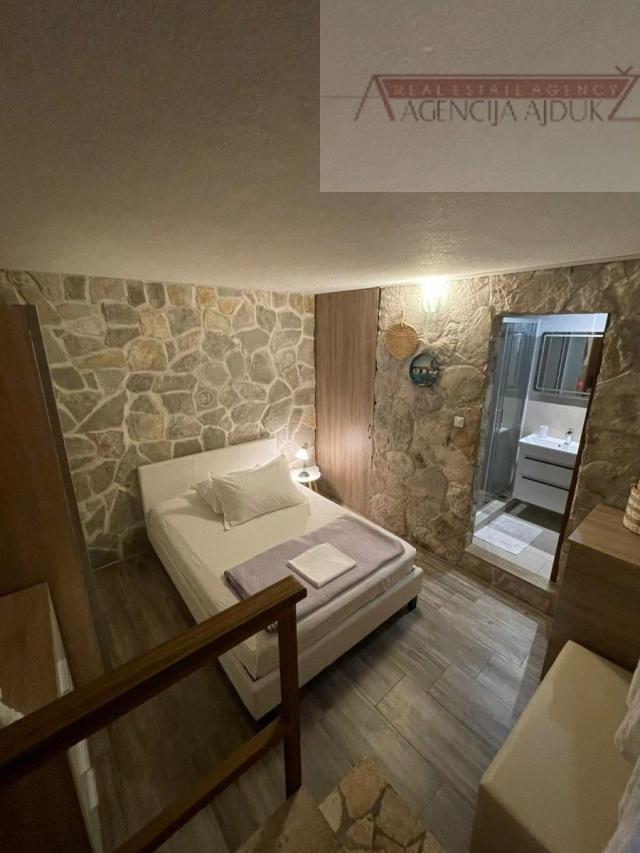 Omiš vila Stanići top lokacija - intima - pogled na more