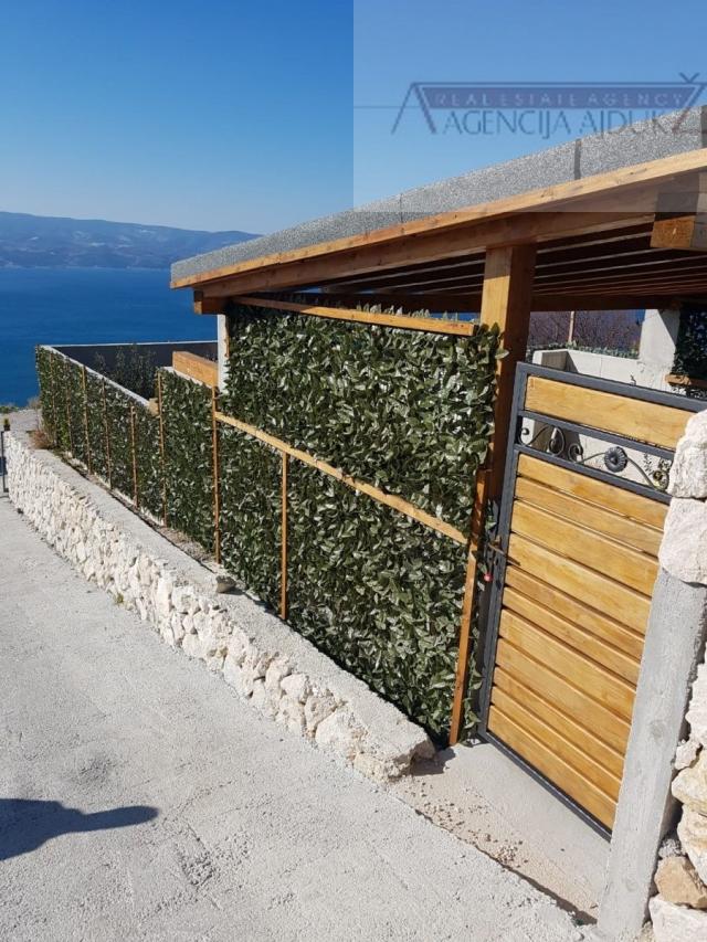 Omiš vila Stanići top lokacija - intima - pogled na more