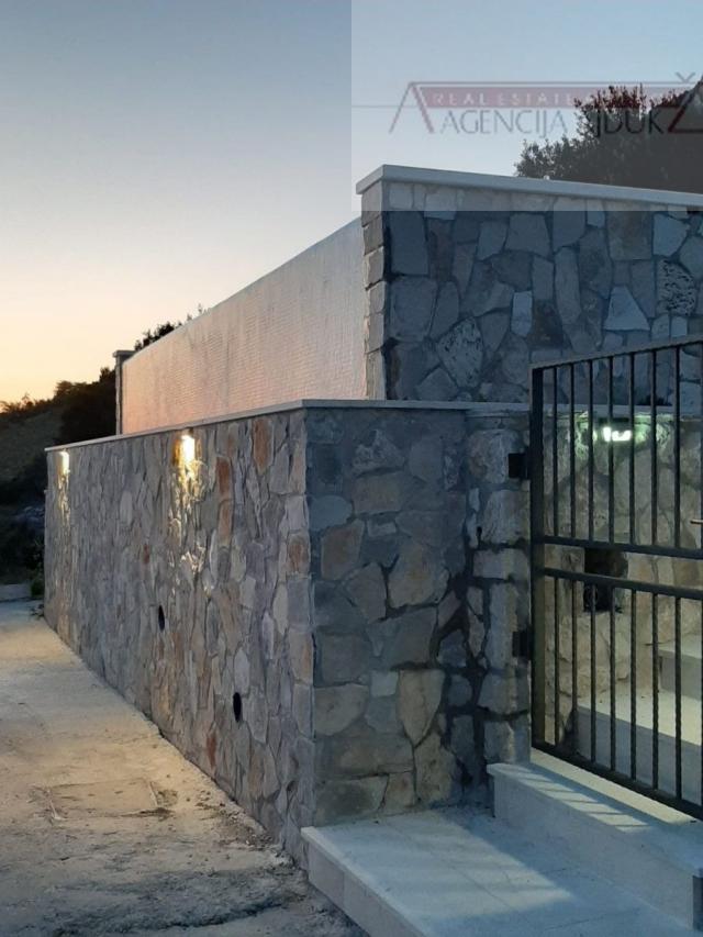 Omiš vila Stanići top lokacija - intima - pogled na more
