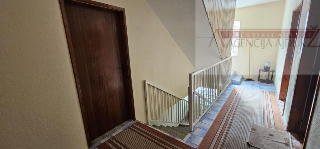 Imotski Donji Proložac kuća 187 m2 - povoljno