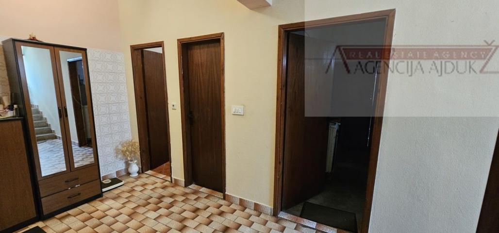 Imotski Donji Proložac kuća 187 m2 - povoljno