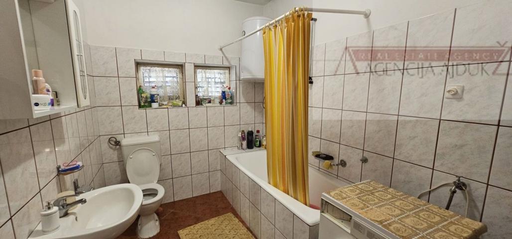 Imotski Donji Proložac kuća 187 m2 - povoljno