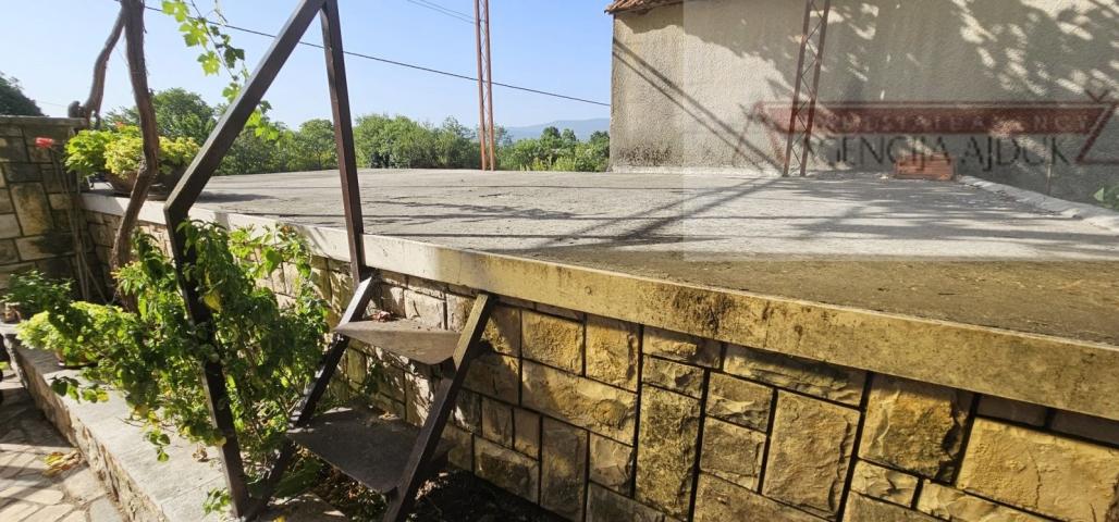 Imotski Donji Proložac kuća 187 m2 - povoljno
