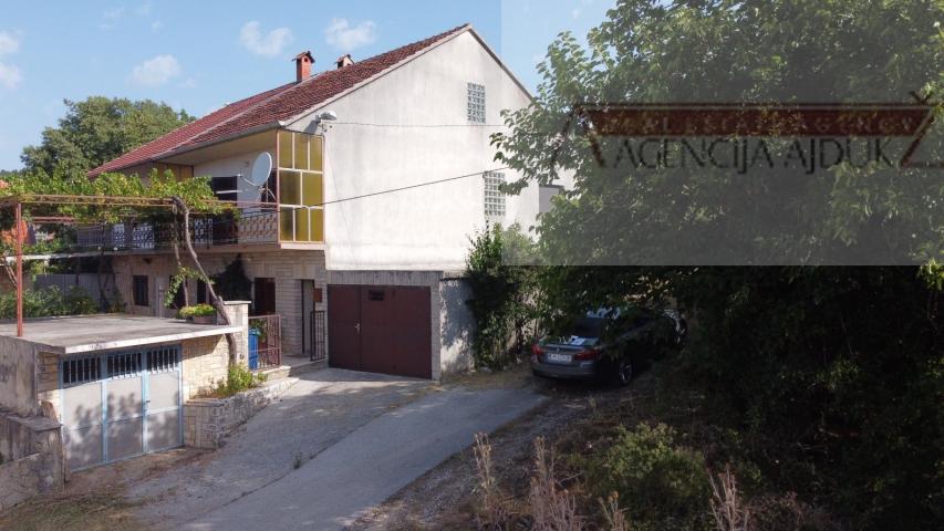 Imotski Donji Proložac kuća 187 m2 - povoljno