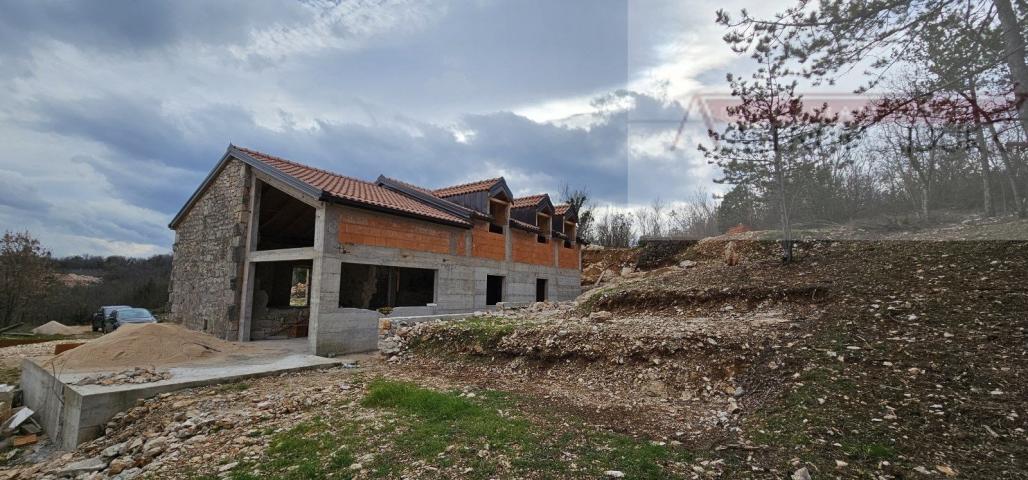 Imotski kuća za odmor u izgradnji 300 m2 - parcela 4300 m2 - intima