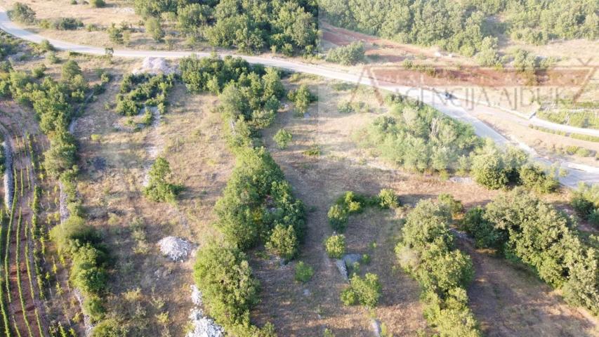 Imotski 2029 m2 građevinsko zemljište - otvoren pogled - novo