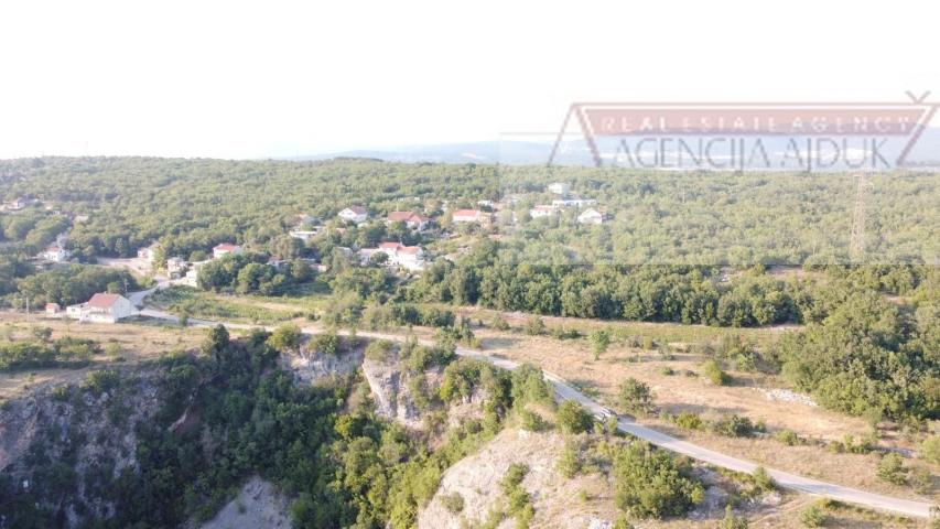 Imotski 2029 m2 građevinsko zemljište - otvoren pogled - novo