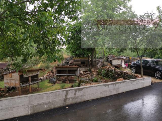 Imotski Runović kamena kuća 250 m2 sa uređenom okućnicom