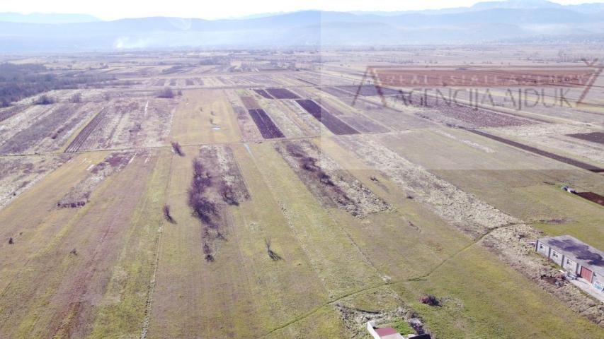 Imotski Vinjani Donji 3752 m2 građevinsko i poljoprivredno zemljište