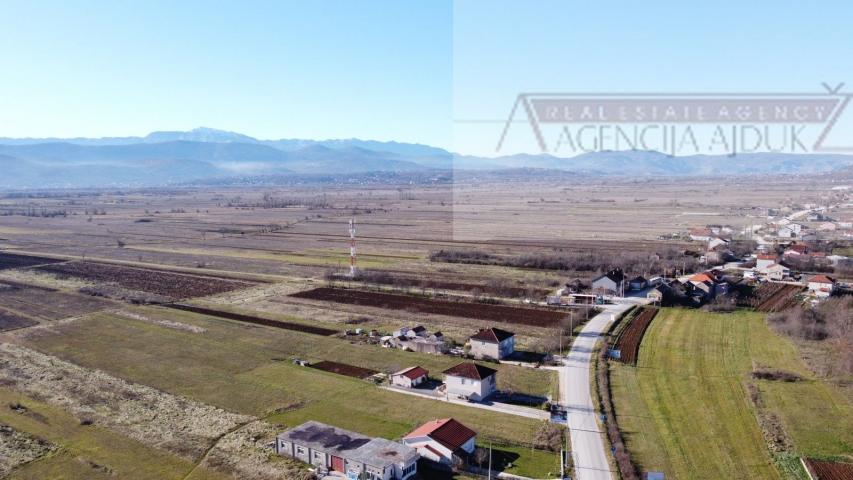 Imotski Vinjani Donji 3752 m2 građevinsko i poljoprivredno zemljište