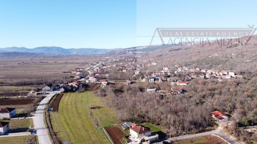 Imotski Vinjani Donji 3752 m2 građevinsko i poljoprivredno zemljište