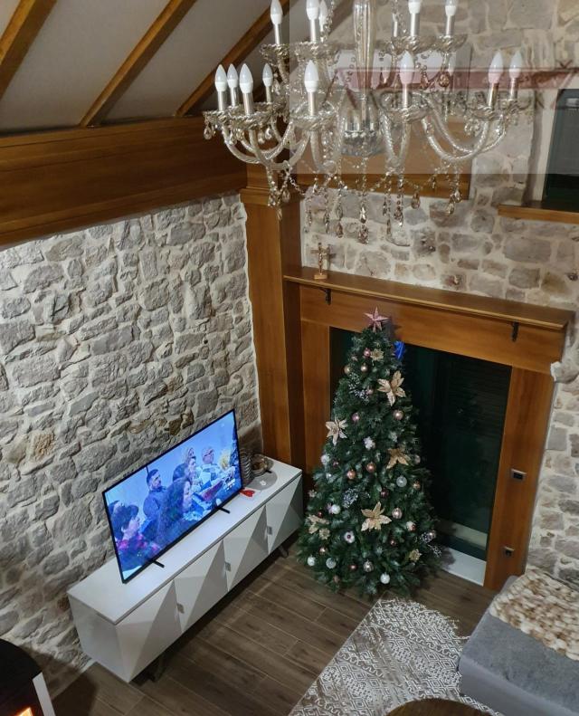 Imotski renovirana kamena kuća - vrhunska nekretnina - novo!