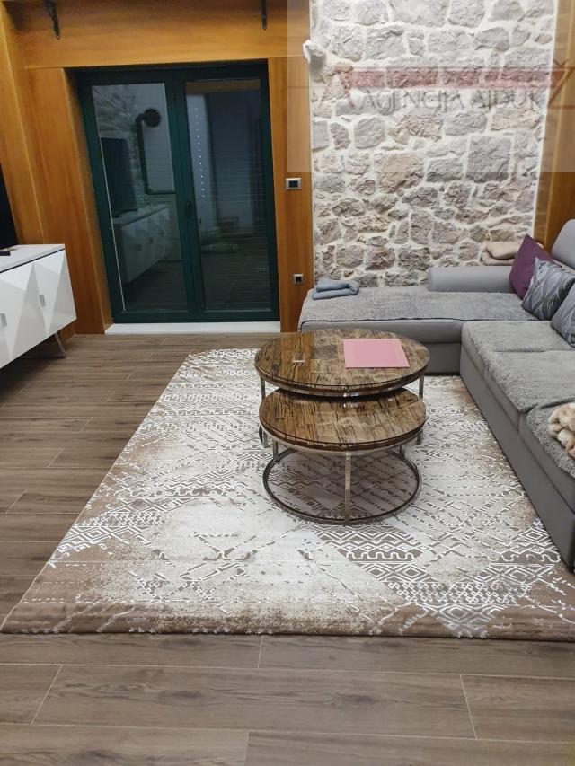Imotski renovirana kamena kuća - vrhunska nekretnina - novo!