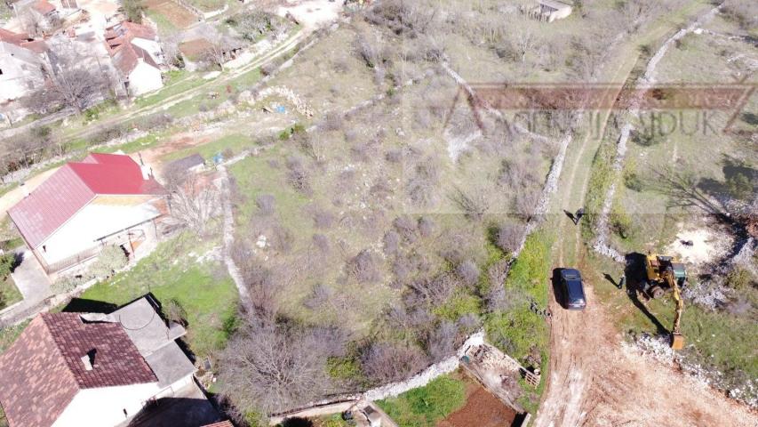Imotski 764 m2 građevinsko zemljište - Vinjani Donji