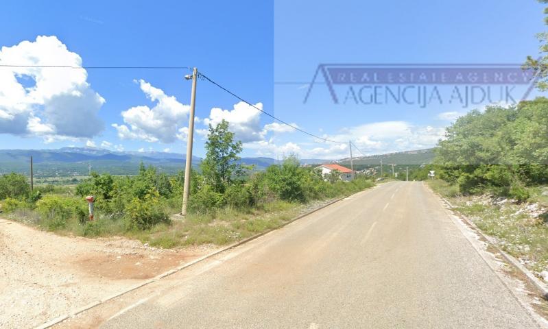 Imotski 1526 m2 građevinsko zemljište - novo u ponudi