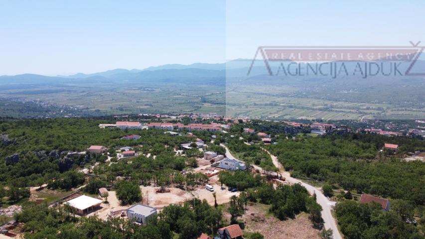 Imotski 1000 m2 građevinsko zemljište Glavina Gornja