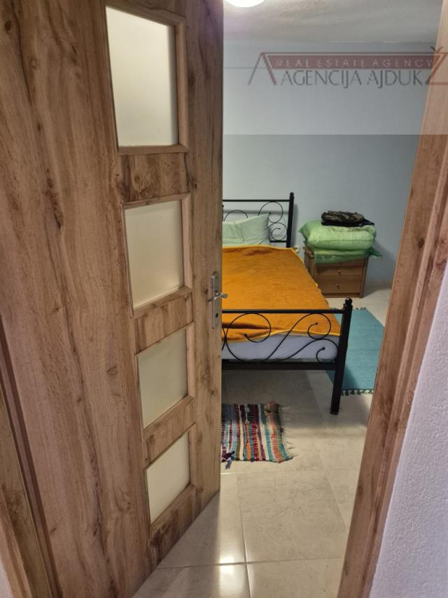 Imotski - Mrnjavci 4 kamene kuća 256m2 + okućnica - intima