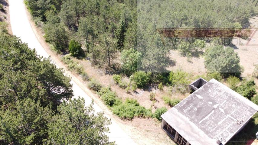 Imotski Proložac kuća  u izgradnji + velika okućnica 2000 m2 
