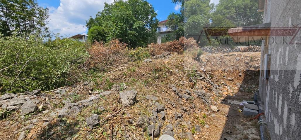 Imotski samostojeća kuća 140 m2 na parceli od 1196 m2 - novo u ponudi