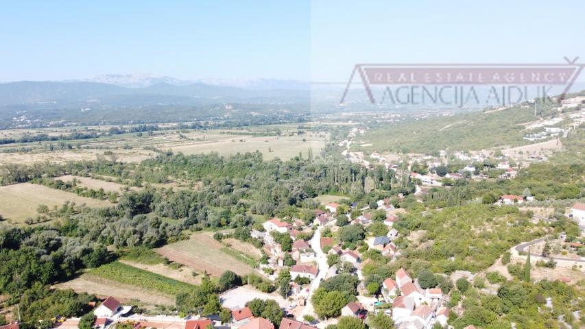Imotski - Vinjani Donji 2348 m2 građevinsko zemljište